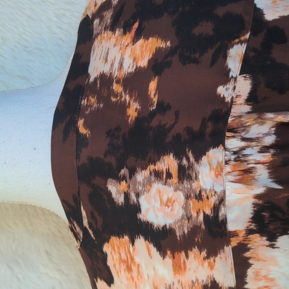 MAURICES PAINTED Burgundy Flower Patterned V-Neck Blouse Sz S - Picture 6 of 11